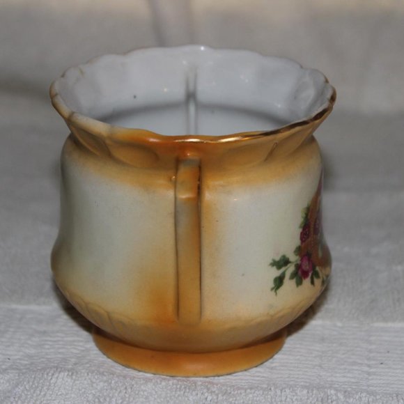 VINTAGE CROWN VIENNA AUSTRIA SUGAR BOWL 2 HANDLES SCALLOPED FLORAL GOLD TRIM - Picture 4 of 6